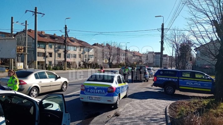 Accident rutier între trei autovehicule, la intrare în Agigea. Doi minori au ajuns la spital. Video