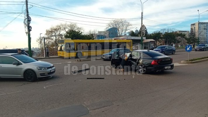 Accident rutier în Poarta 2. Un șofer a pierdut controlul volanului. Video