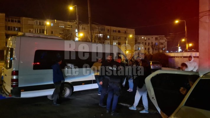 Scandal în autogara Tomis 3! Doi bărbați s-au luat la bătaie în microbuzul de Poiana. Video