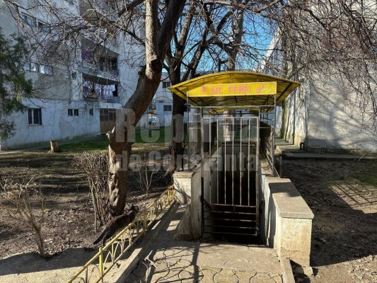 Toaletele publice abandonate de pe Șoseaua Mangaliei, o afacere care pute fără sens. Video