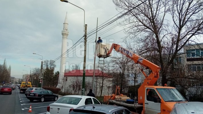 Atenție, șoferi! Lucrări la stâlpii de iluminat public pe strada Suceava din Constanța