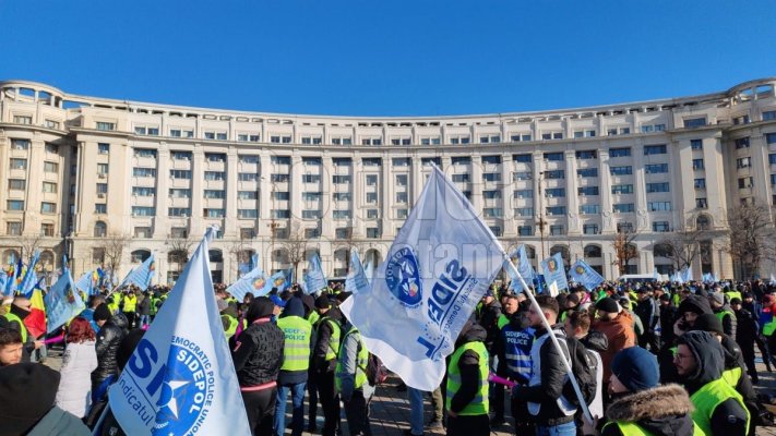Protest al sindicaliștilor din apărare și ordine publică. Restricții de trafic în mai multe zone. Video