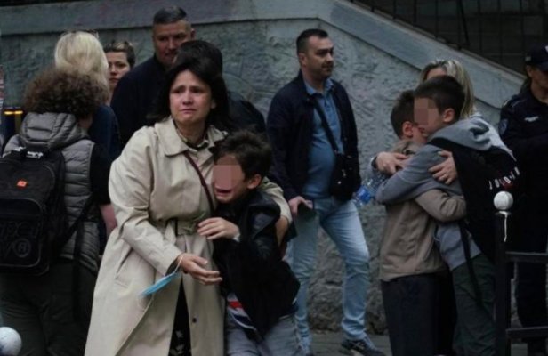 Atac mortal în curtea liceului! Un elev-cuțitar a ucis două persoane și a rănit grav alta