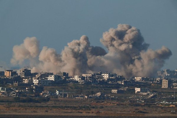 Atacuri israeliene în Gaza după ce armistiţiul de încetare a focului a fost amânat. Opt morţi şi zeci de răniţi în urma loviturilor