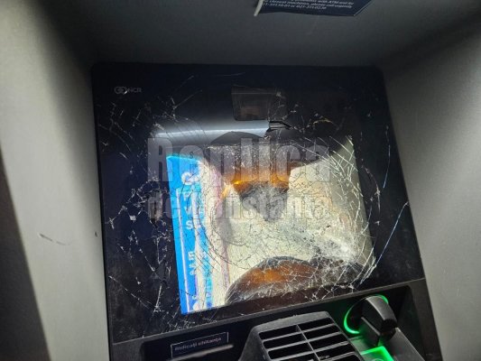 Un bărbat recalcitrant a spart un bancomat... cu pumnii, în Poarta 6! Video