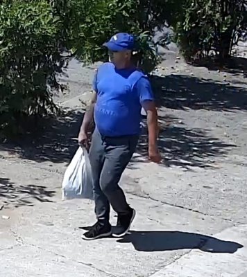 Alertă! Un bărbat înarmat cu un pistol este căutat de polițiști după ce a încercat să fure dintr-un imobil