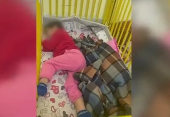 Minori cu dizabilități încuiați în camere și tratați cu medicamente expirate, descoperiți în mai multe centre. Video
