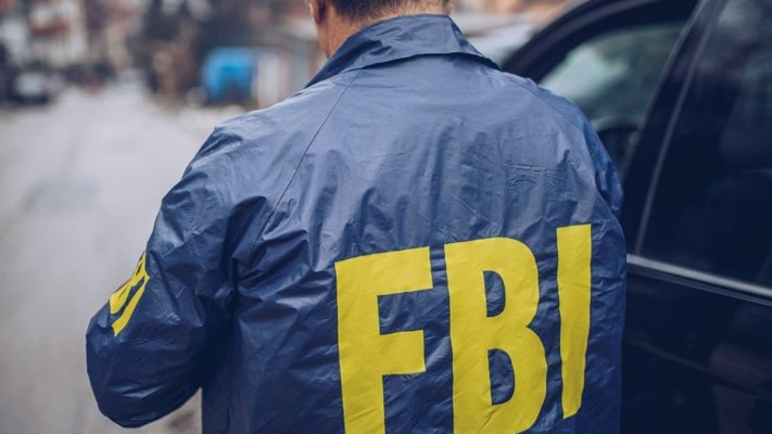 Judecătorii au refuzat extrădarea unui elev român minor, anchetat de FBI pentru amenințări cu bombă