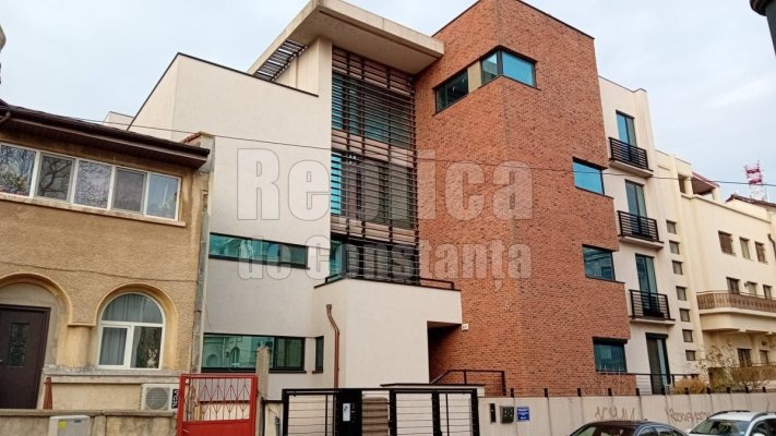 Un penthouse neterminat, din Piața Ovidiu... se vinde cu 700.000 de euro! Video