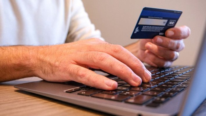 Anunţ important pentru clienţii băncilor BCR, BRD, Raiffeisen, BT, CEC și ING. Semnal de alarmă privind banii de pe card şi tranzacţiile online