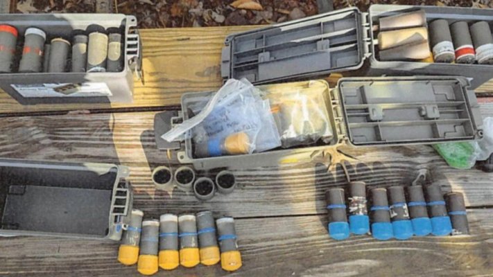 Un american a transformat casa în care locuia cu soția și copiii în depozit de bombe