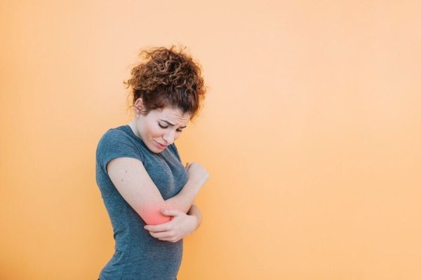 Articulațiile, mai dureroase în sezonul rece: Ce se ascunde în spatele acestui disconfort și ce poți face