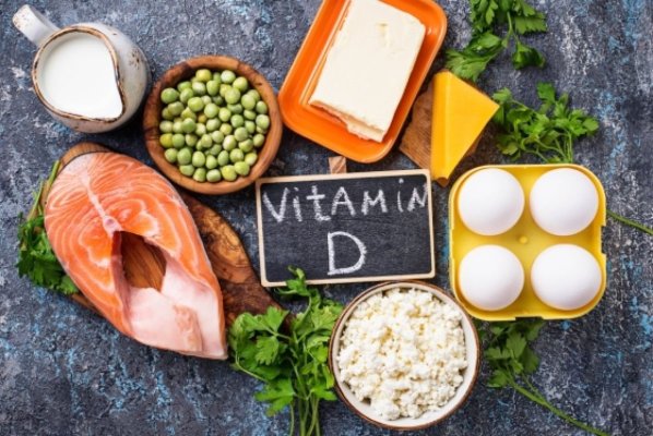 Vitamina D, numită şi 
