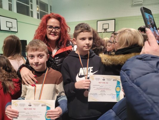 Elevii de clasele primare sunt excluși de la olimpiadele și concursurile școlare 2025, potrivit unui ordin semnat de Daniel David