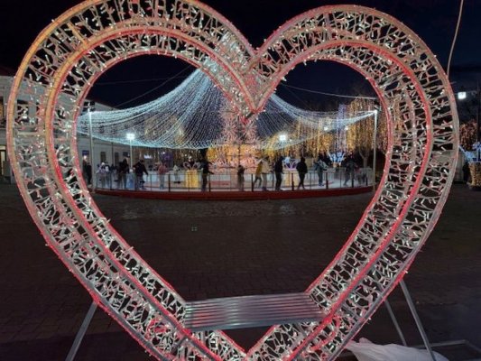 Primăria Cernavodă, invitație la patinoar, pentru copii