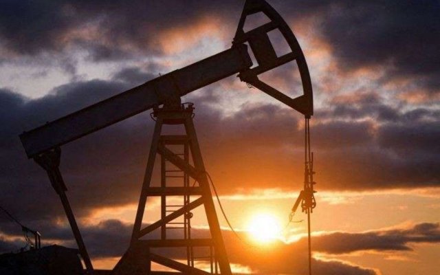 Motivul pentru care preţurile petrolului au scăzut , în pofida reducerii dobânzii de către Fed