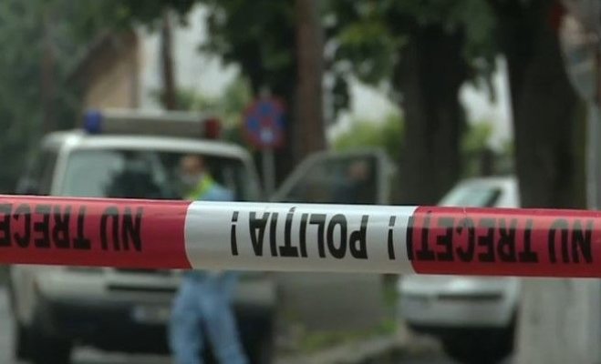 Tragedie! Un copil de un an și cinci luni a murit, după ce a fost lovit de mașina condusă de mama sa