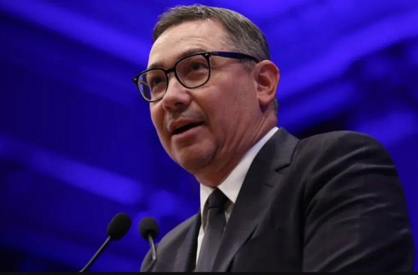 Ponta îl atacă pe Antonescu: „Tu ce-ai făcut, Crin, în afară să vorbești, până la 65 de ani?“