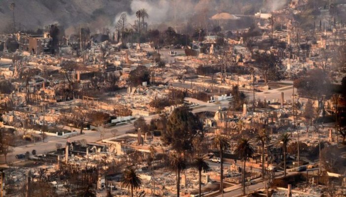 Crește bilanțul incendiilor din Los Angeles. 11 oameni şi-au pierdut viaţa