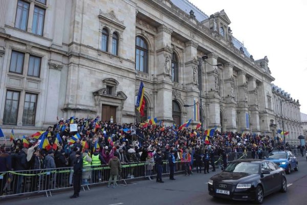 Tensiune maximă înainte de prezentarea bugetului. Ciolacu și Barna s-au dus la BNR, iar sindicaliștii amenință cu blocaje