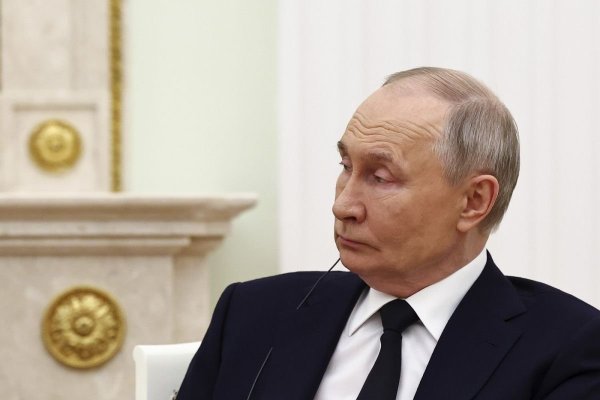 Putin anunță că e gata de pace, dar nu va sta la masă cu Zelenski