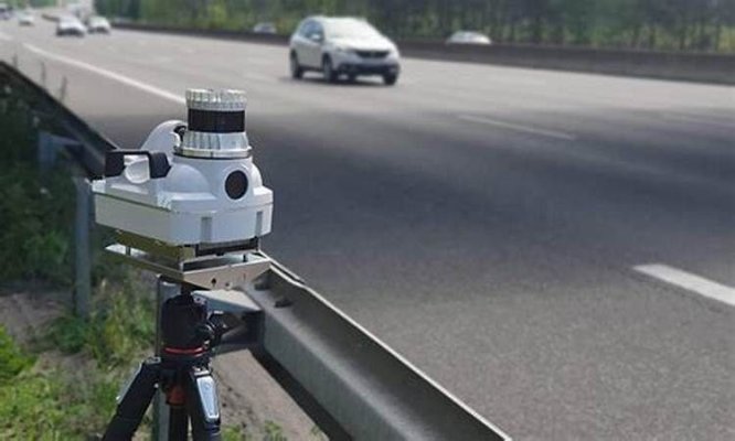 Cum pot fi păcălite noile radare fixe ale Poliţiei Rutiere?! Video