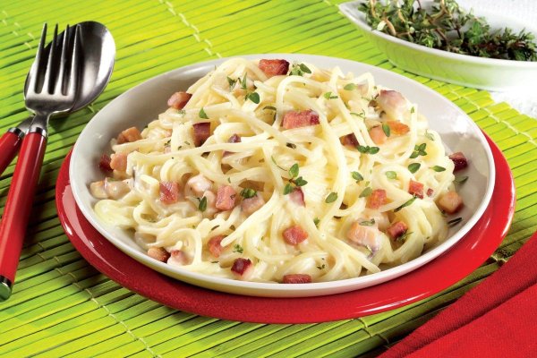 Comanzi online paste Carbonara? Zeci de aditivi alimentari dubioși îți pot afecta sănătatea