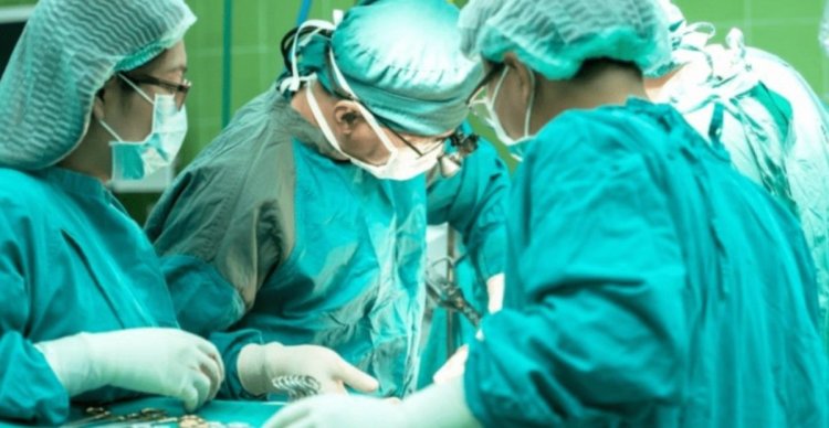 O pacientă cu HIV, în remisie după transplant de măduvă osoasă în Franța