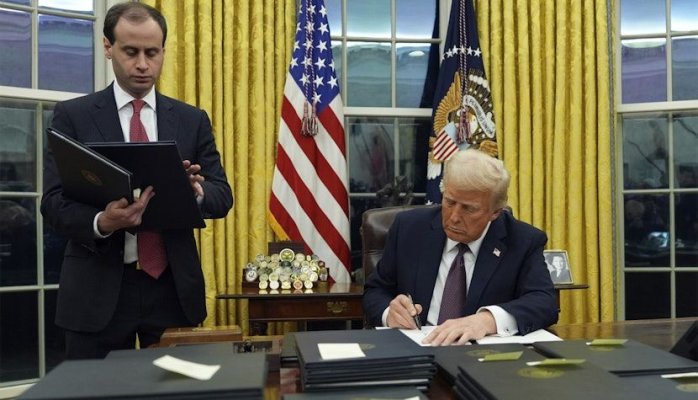  Cum se fac restructurările la stat în SUA. Trump plătește 2 milioane de angajați ca să demisioneze