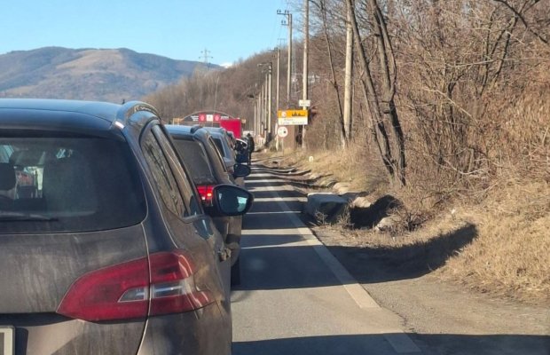 Trafic infernal și nervi întinși la maximum pe Valea Prahovei