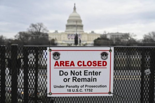 Alertă maximă la Washington, unde au fost ridicate garduri şi securitatea e sporită
