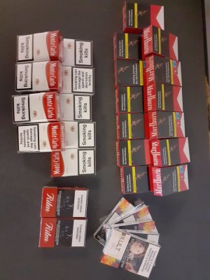Țigări de contrabandă descoperite de polițiștii locali în Piața Griviței