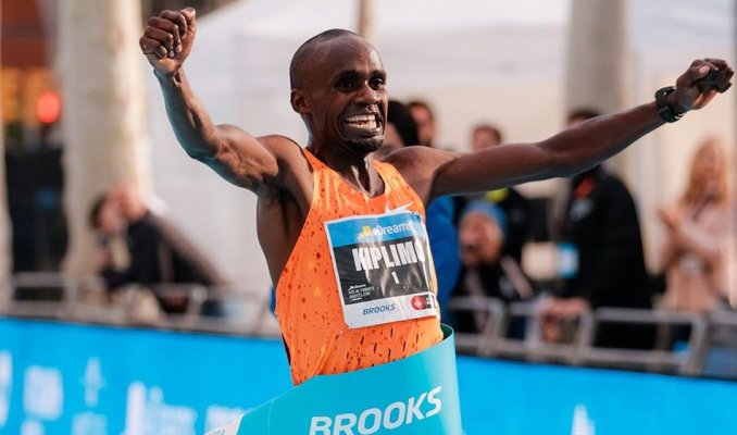 Atletism: Ugandezul Jacob Kiplimo a pulverizat recordul mondial la semimaraton