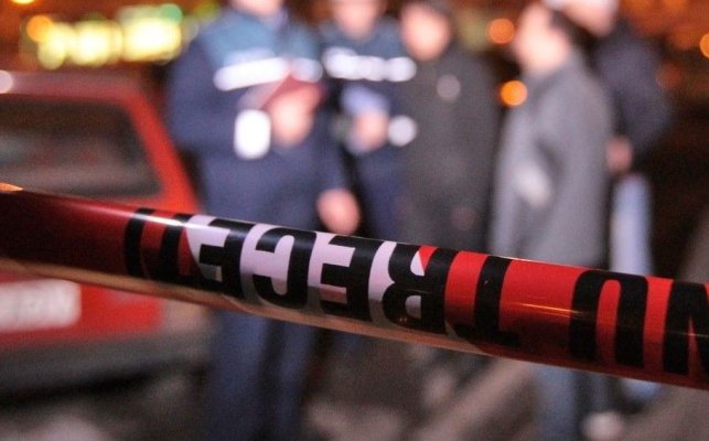Adolescent de 17 ani arestat pentru tentativă de omor şi tulburarea ordinii şi liniştii publice