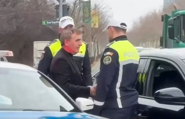 Gheorghe Hagi, oprit în trafic de polițiști! De ce l-au „tras pe dreapta“ agenții. Video
