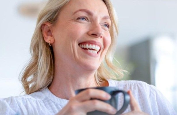 Strategiile de îngrijire a pielii în perioada menopauzei. Vitaminele esențiale pentru pielea matură