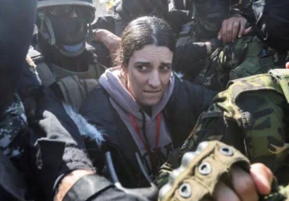 O ostatică israeliană eliberată de Hamas critică transformarea eliberării captivilor într-o chestiune politică pentru Israel