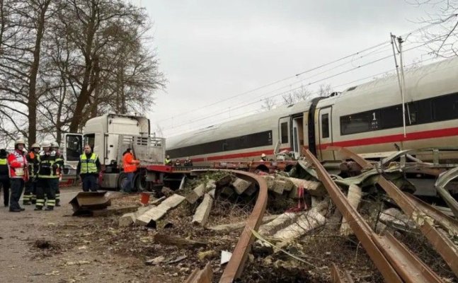 Germania: Un mort și 11 răniți în urma coliziunii între un tren de mare viteză și o semiremorcă lângă Hamburg