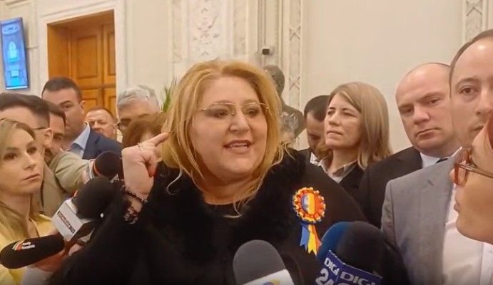 Diana Șoșoacă face militărie cu parlamentarii SOS România: Dacă vi se urcă funcțiile la cap, vă dau eu jos