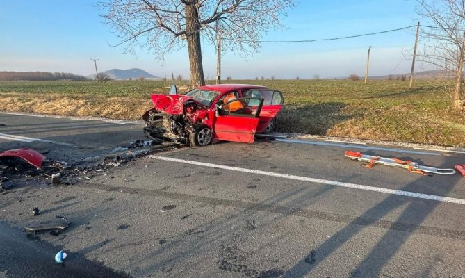 Accident cumplit în județul Tulcea, după ce un șofer de 20 de ani a depășit neregulamentar