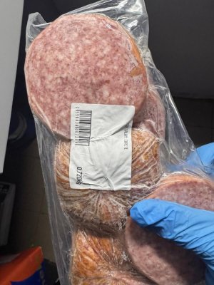 48 de bătrâni hrăniți cu alimente expirate de luni de zile într-un centru din județul Bacău, în urma controlului ANPC. Video