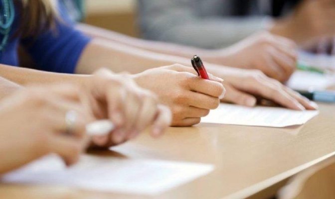 Modificări majore în planul-cadru pentru liceu: Biologia, Istoria și Geografia, eliminate în clasa a XII-a la profil real