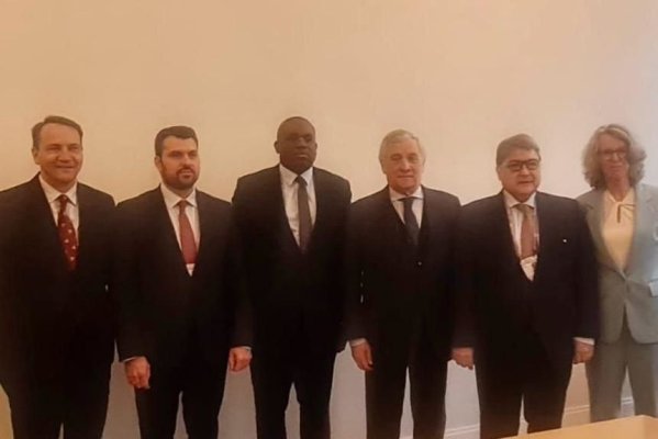 Hurezeanu discuţii cu senatori americani despre ingerinţele străine în alegerile prezidenţiale din Români şi prevenirea unor astfel de situaţii