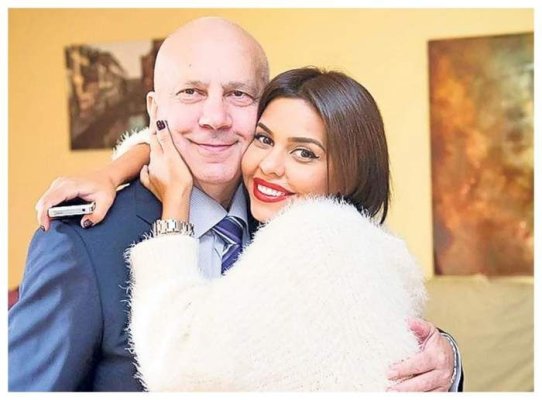 Andreea Popescu s-a refugiat în credință după moartea tatălui ei