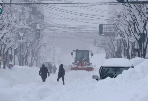 Au crezut că este sfârșitul lumii: Zăpezi de 3 metri au acoperit localități din Japonia