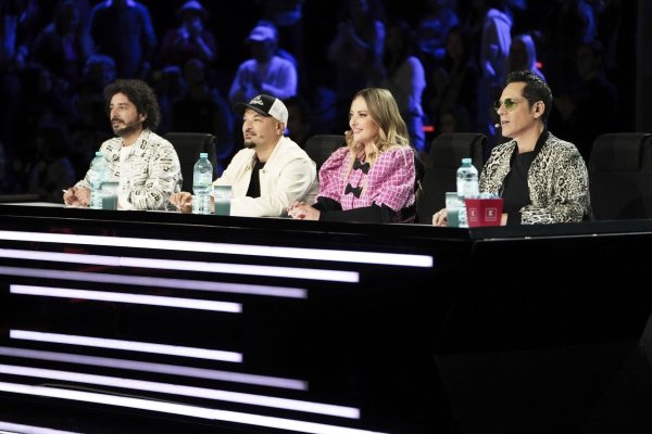 O tânără lucrătoare ȋntr-o fabrică de conserve din Spania a uimit juriul X Factor 