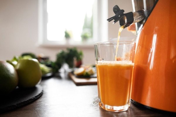Sucurile naturale din fructe și legume ar putea dăuna sănătății. Ce spun oamenii de știință