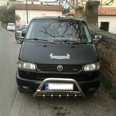 Din gelozie, o femeie i-a turnat fostului concubin 2 kilograme de zahăr în rezervorul mașinii 