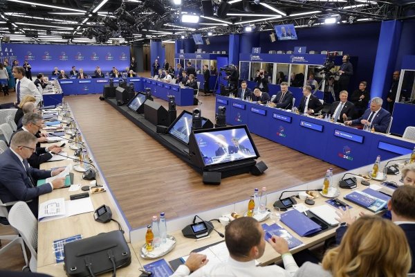 Lovitură în plin pentru Europa: Rusia cere excluderea europenilor de la negocieri