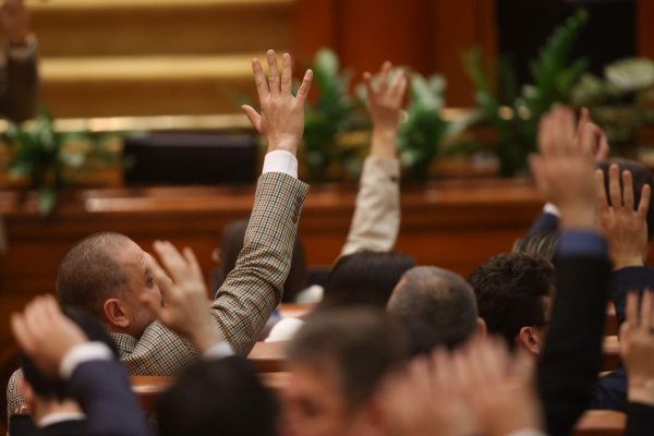 Opoziția depune moțiunea de cenzură – ”Premierul NORDIS trebuie să plece, românii s-au săturat de umilință”